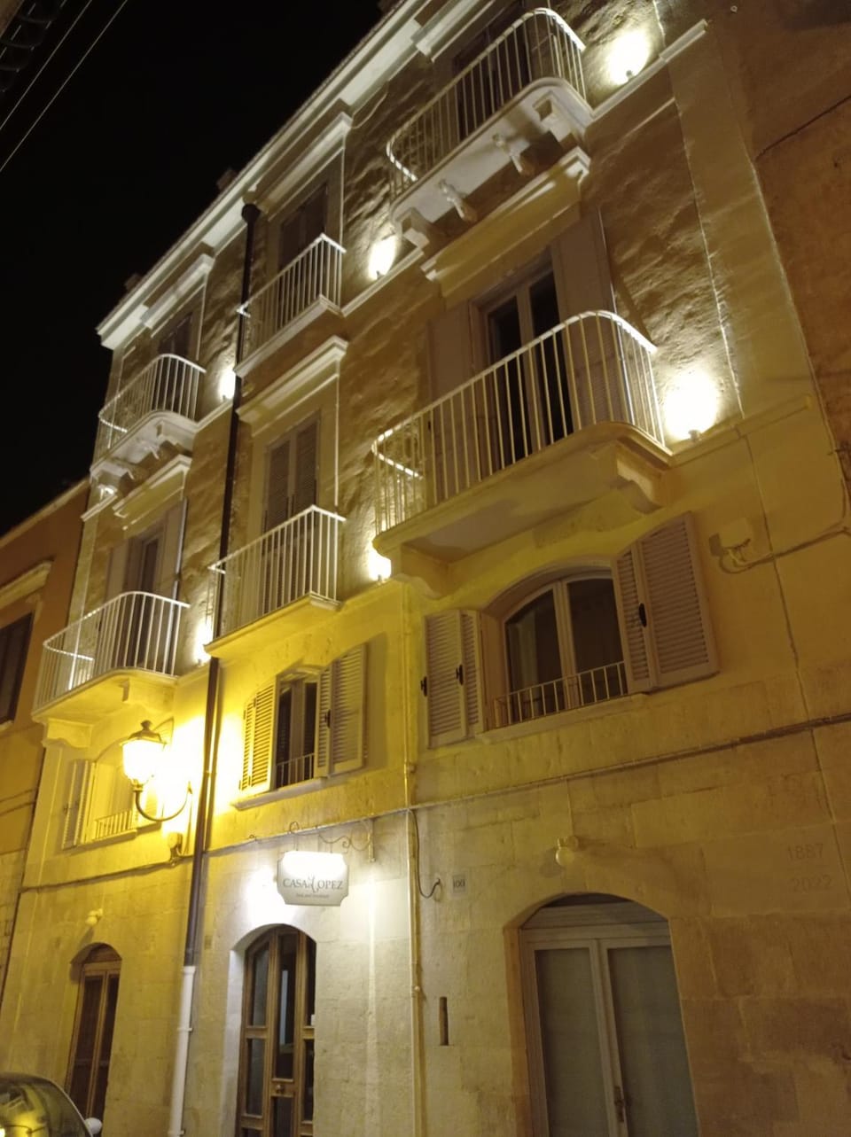 Property building, Facade/entrance