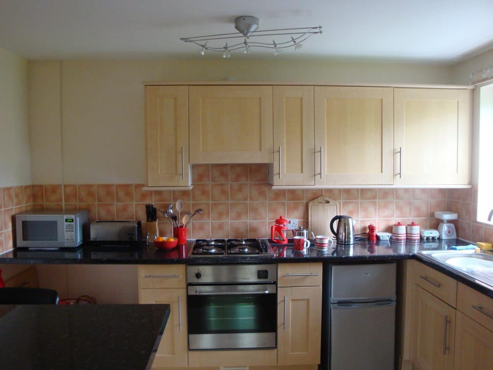 Coffee/tea facilities, Kitchen or kitchenette, minibar, pet friendly, stove, toaster
