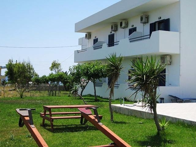 Facade/entrance, Garden