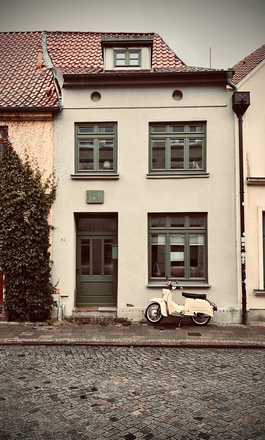 Property building, Day