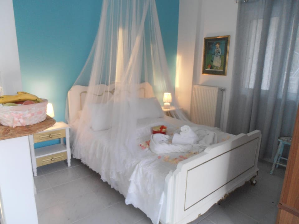 Bed, Decorative detail