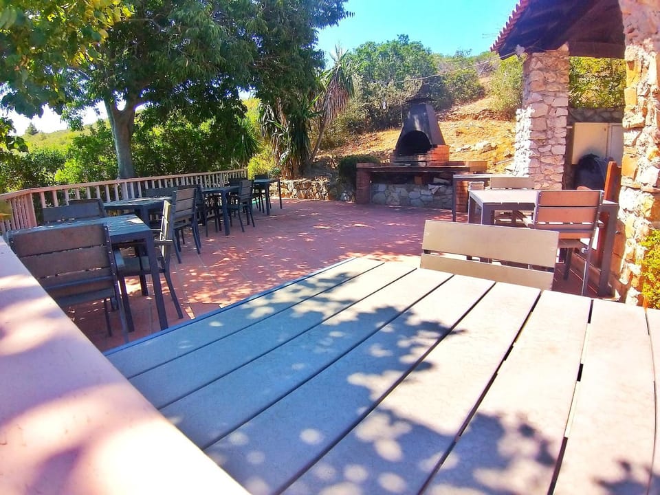 BBQ facilities, Internal: Not applicable to any particular room