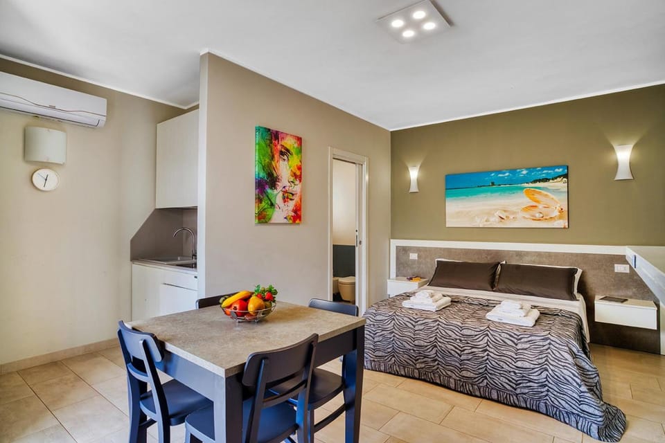 View (from property/room), Kitchen or kitchenette, Photo of the whole room