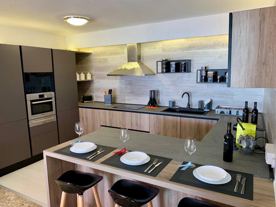 Los Cristianos Best Beach View Apartment in Playa de las Americas