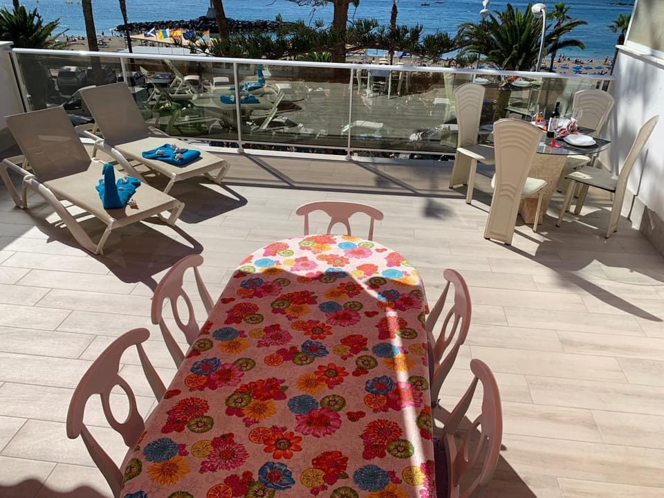 Los Cristianos Best Beach View Apartment in Playa de las Americas