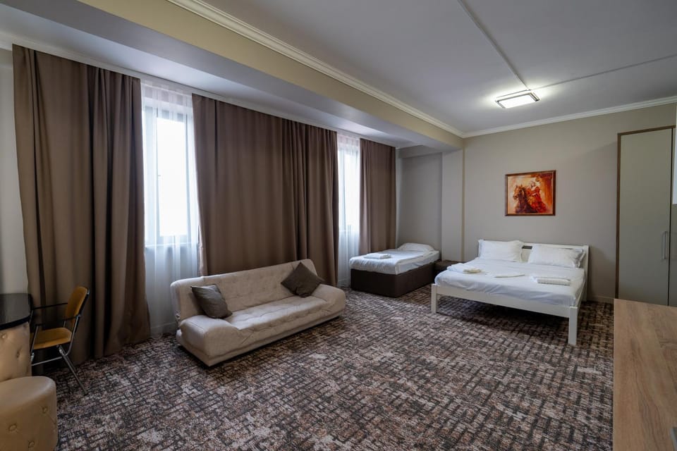 DeLuxe PLAZA Hotel in Almaty