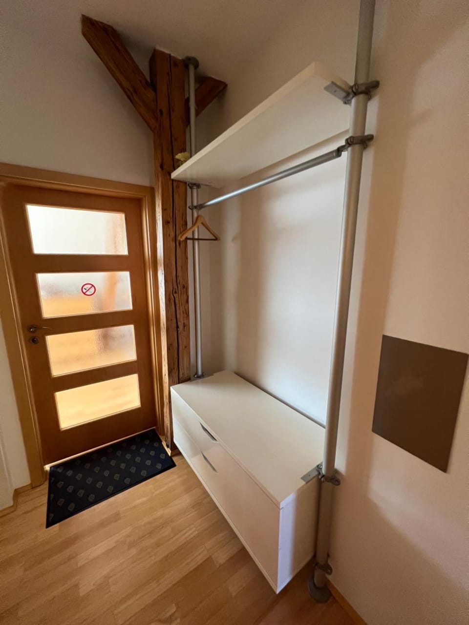 hair dresser, storage, wardrobe