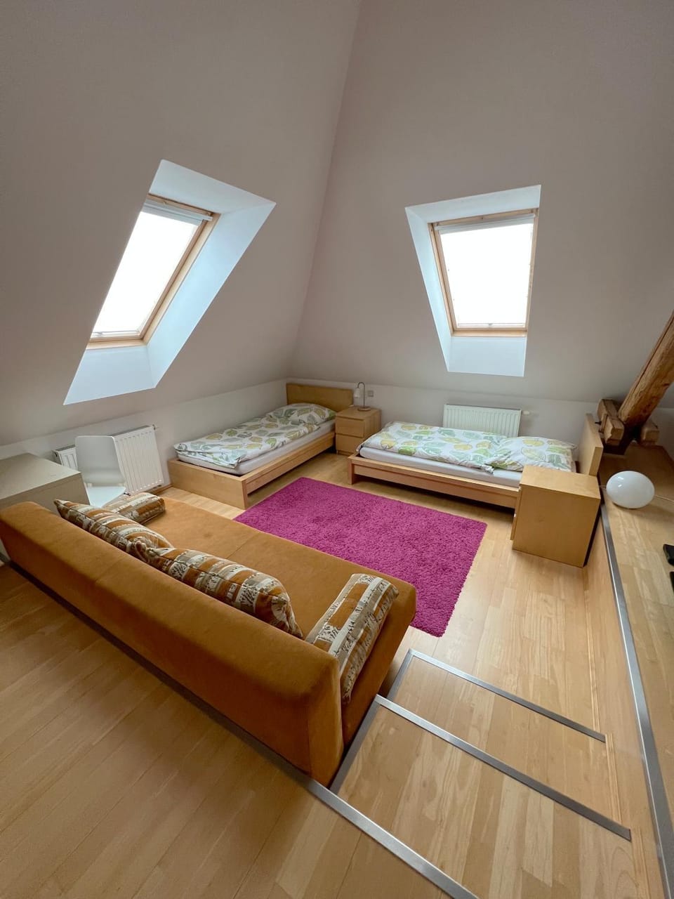 Bed, TV and multimedia, Photo of the whole room, Seating area, hair dresser, locker, wardrobe, air conditioner