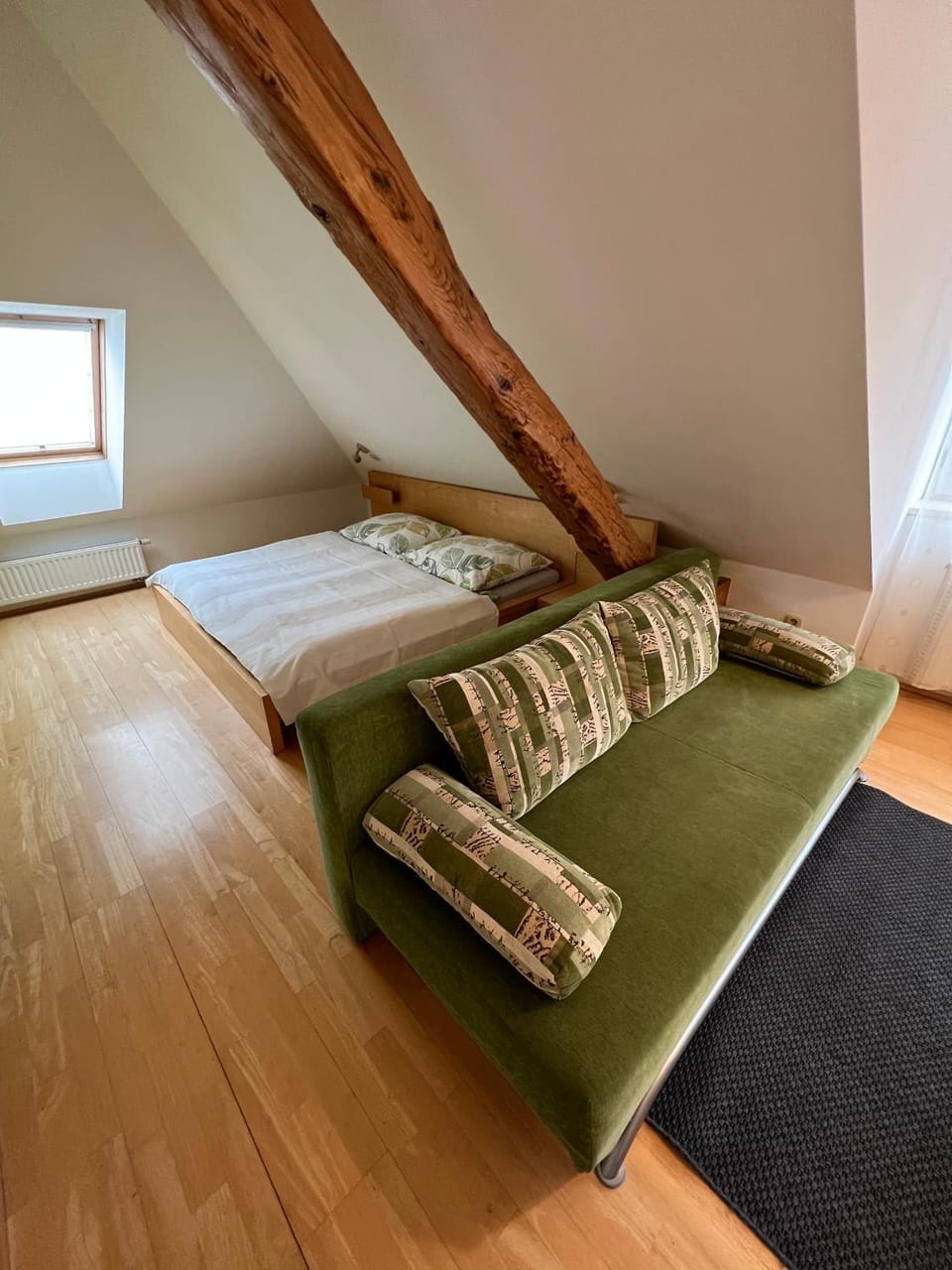 Bed, TV and multimedia, hair dresser, locker, wardrobe, air conditioner