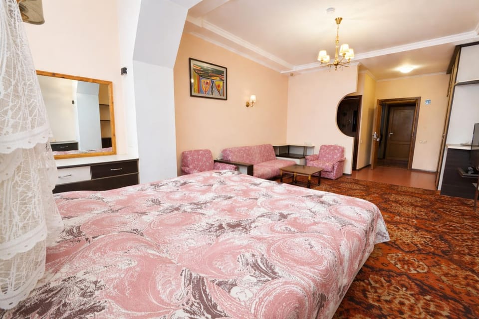 Дом Писателей Цахкадзора Hotel in Armenia