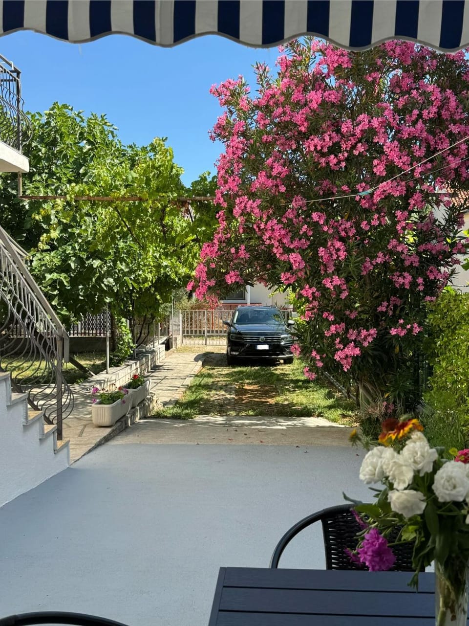 Garden view, Parking