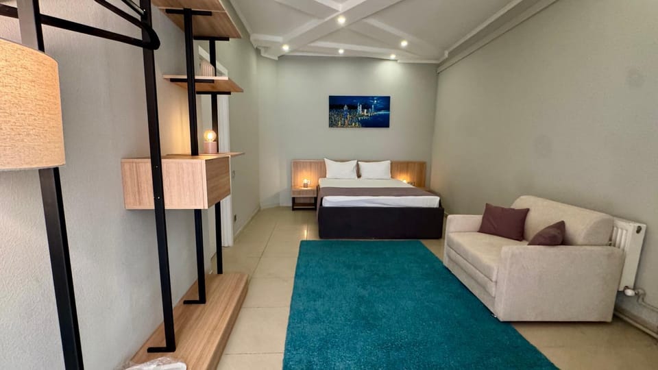 Bed, TV and multimedia, Living room, Bedroom