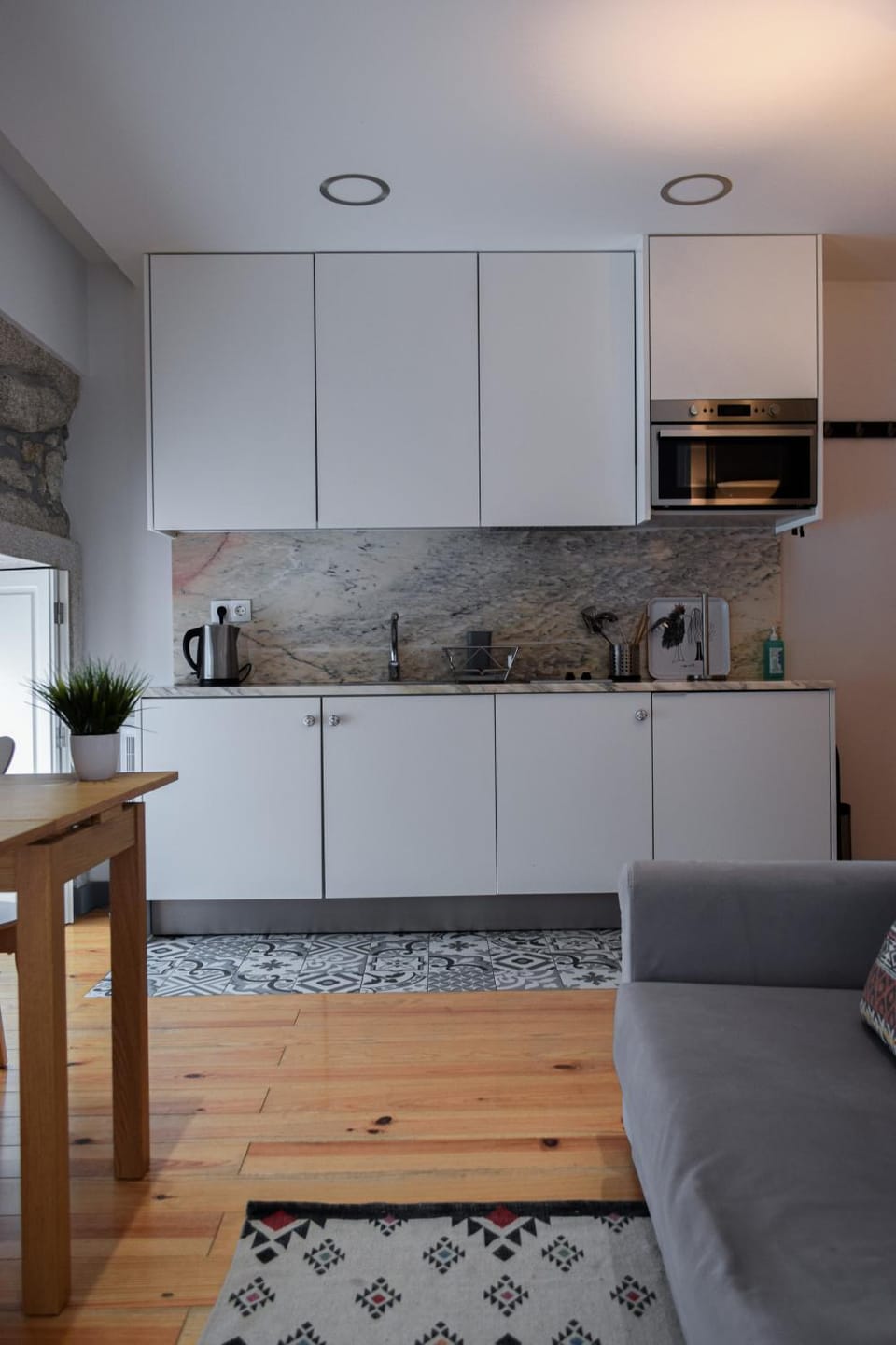 Kitchen or kitchenette, Living room, Seating area, Dining area, stove