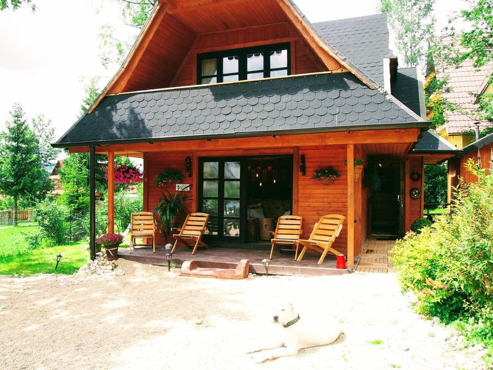 Facade/entrance, Garden, Balcony/Terrace, Pets