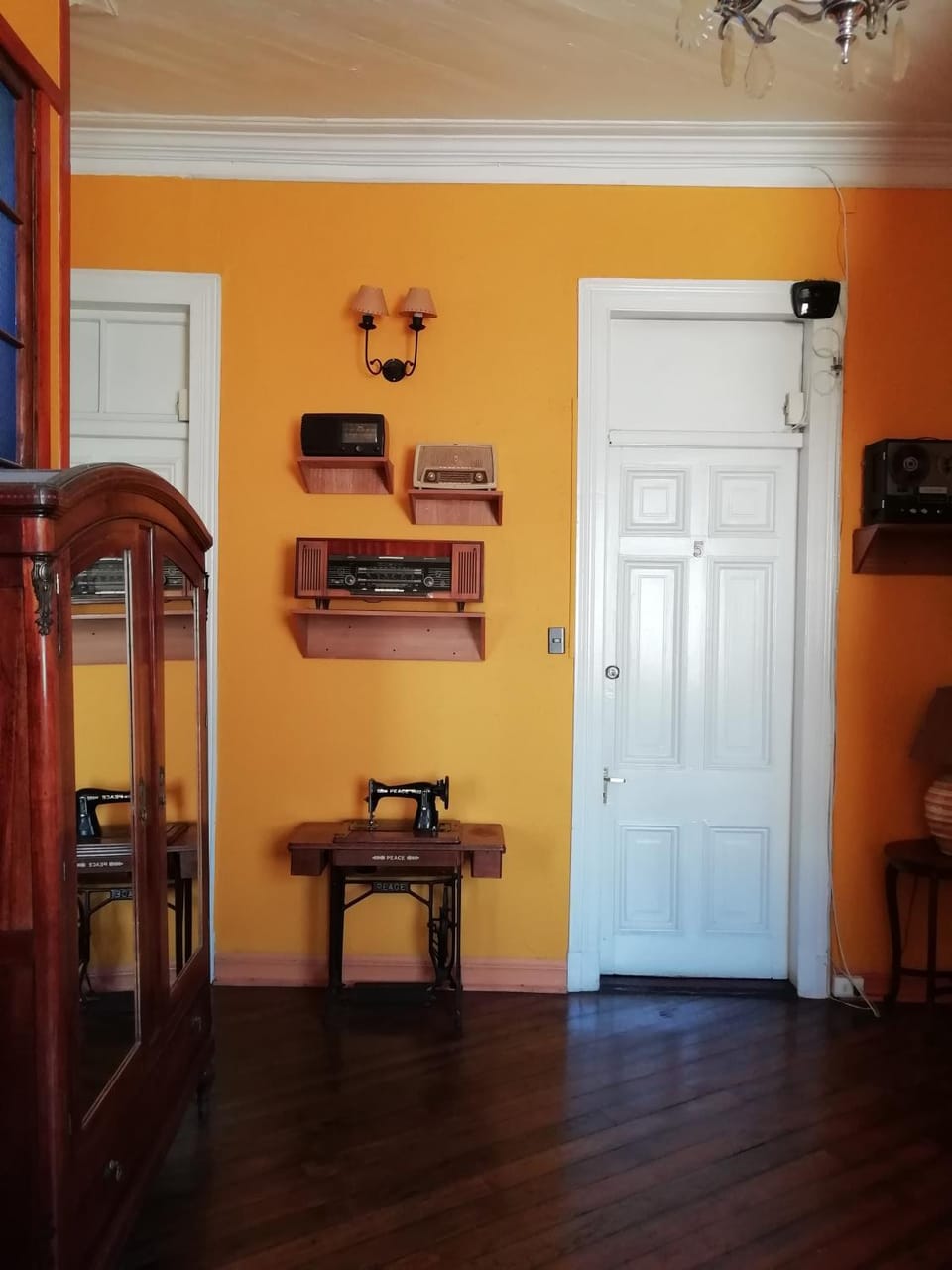 Hostal Dinamarca Bed and Breakfast in Valparaiso