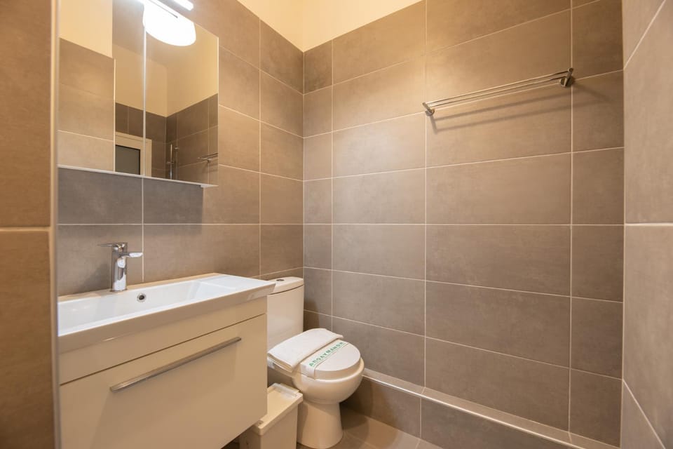 Top sightseeing 3rd floor studio on a paved road! Apartment in Athens