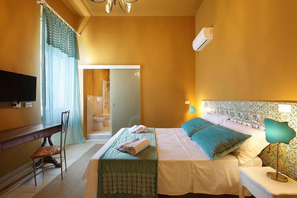 Bed, Photo of the whole room, Bedroom, towels, air conditioner