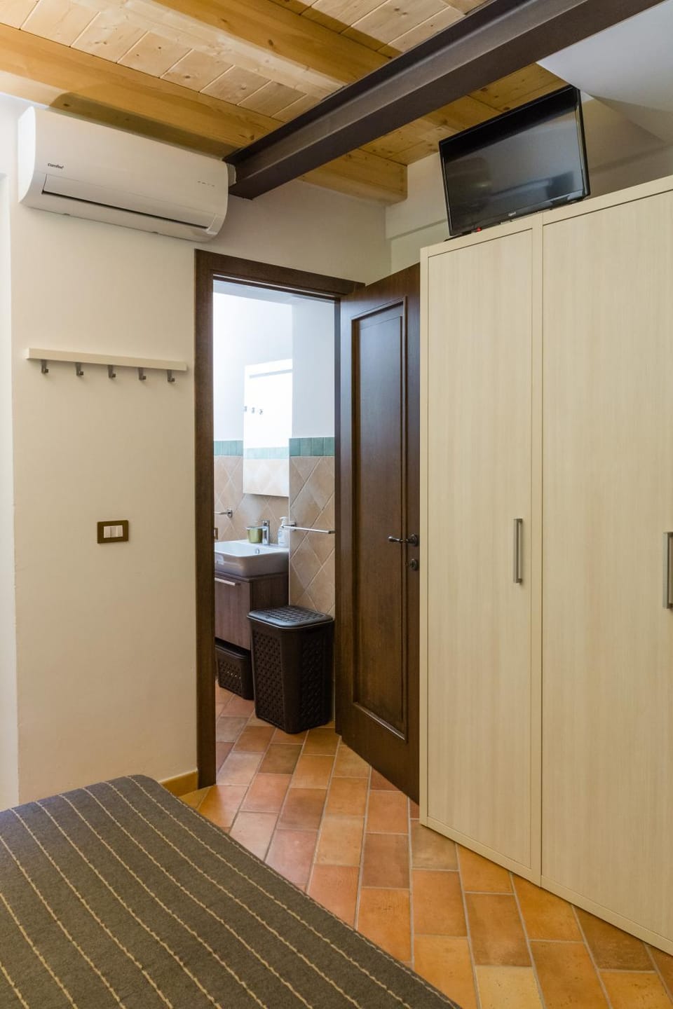 Bathroom, Bedroom