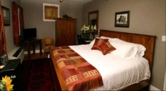 Bed, Photo of the whole room