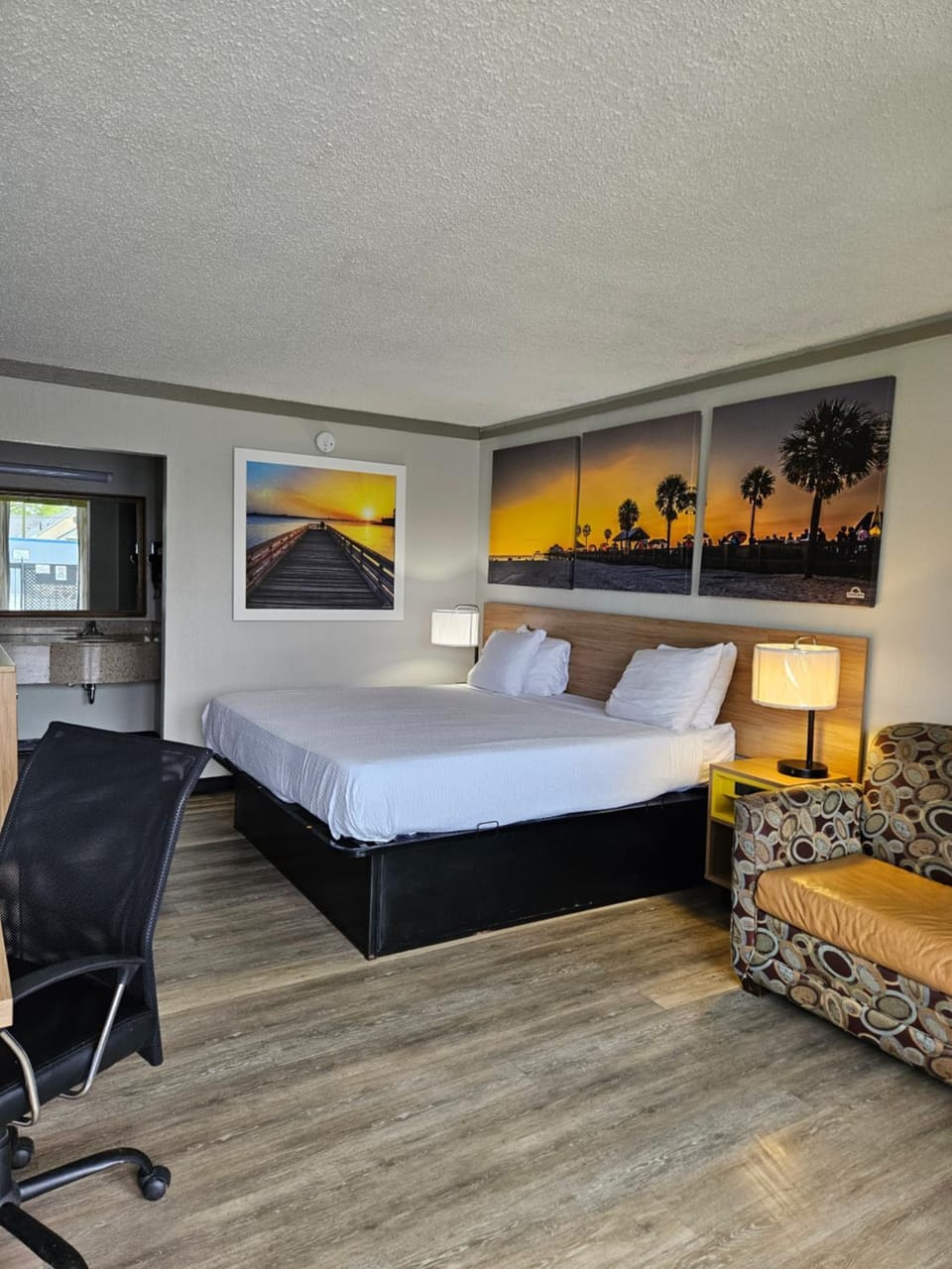 Days Inn by Wyndham Washington Motel in Washington