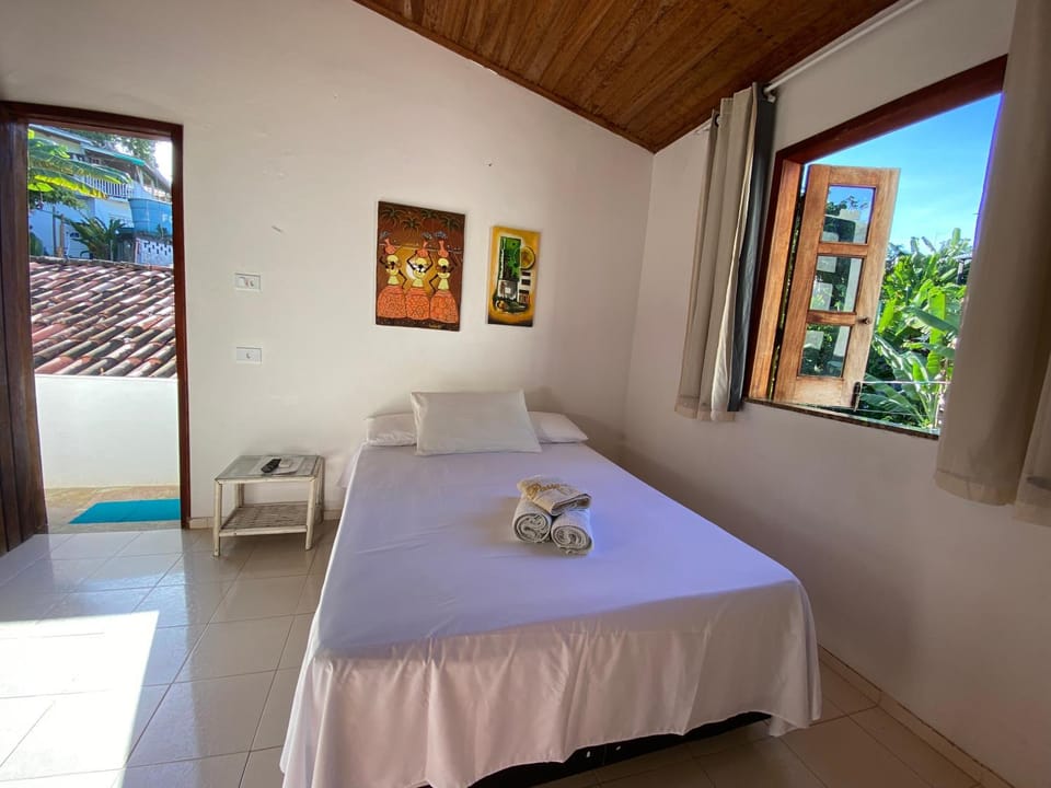 Bed, TV and multimedia, Photo of the whole room, minibar, towels, air conditioner
