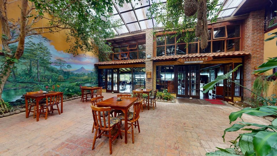 Patio, Restaurant/places to eat
