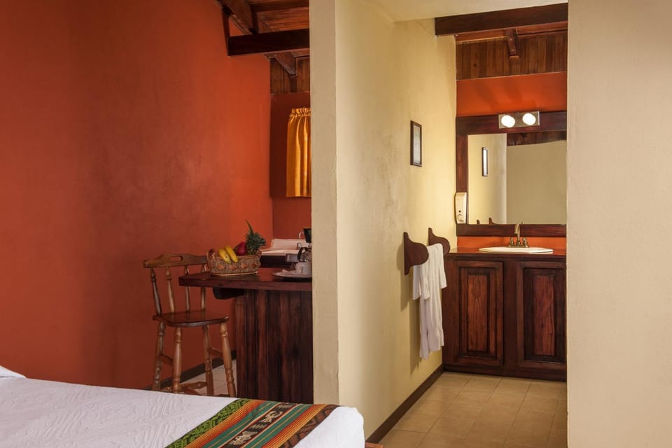 Bathroom, Dining area