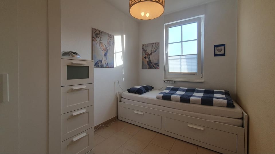 Photo of the whole room, Bedroom, children