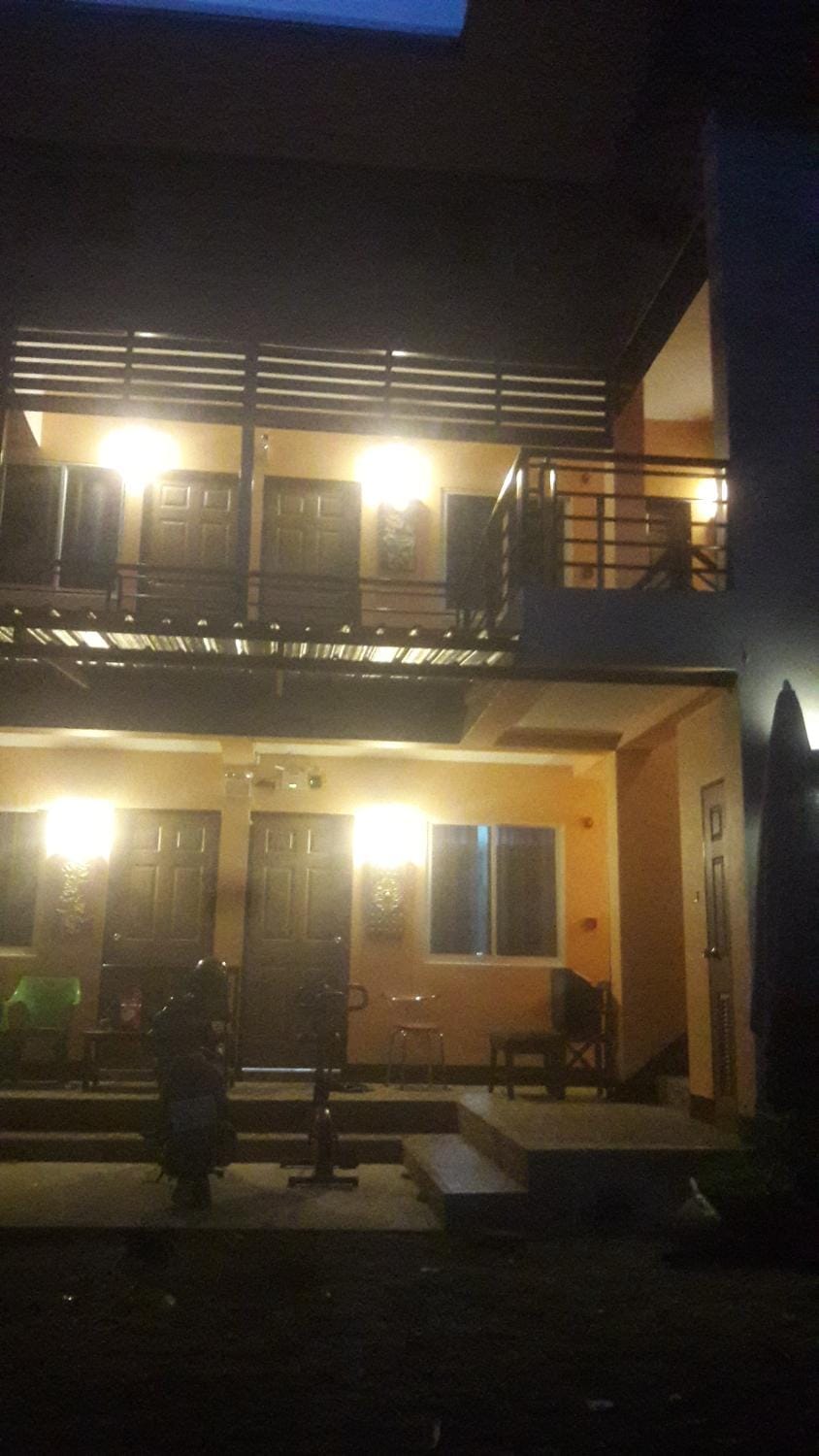 Facade/entrance