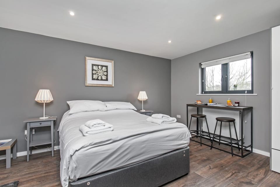 Dining area, Bedroom