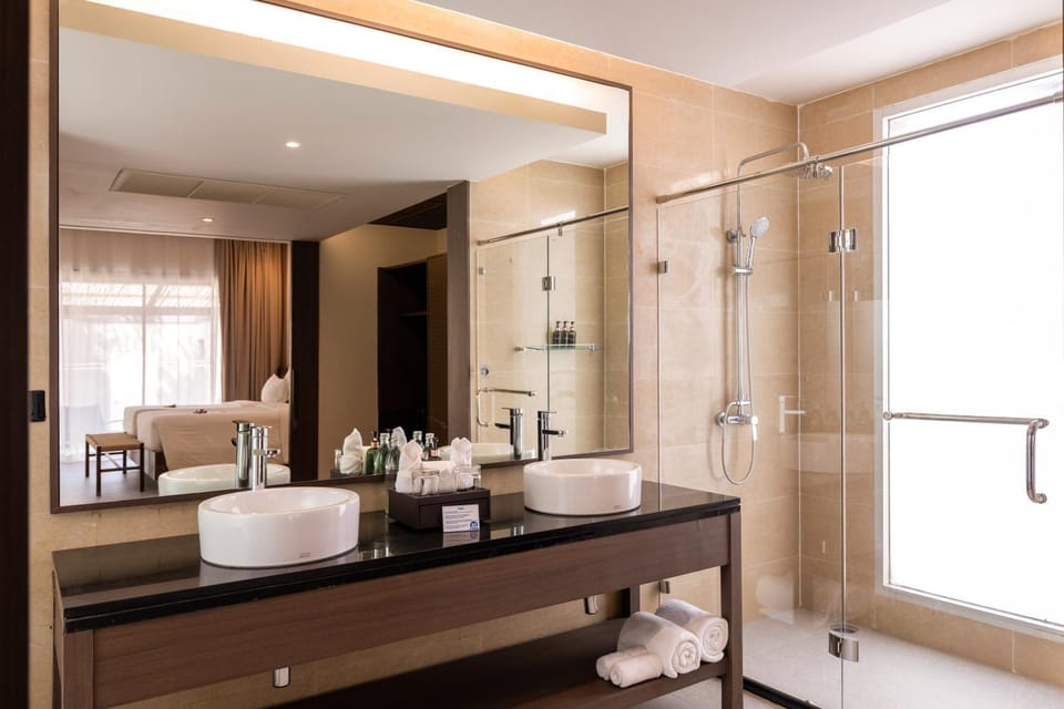 Shower, Bathroom, towels