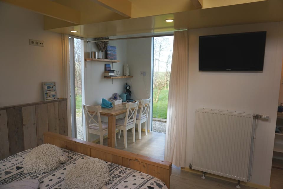 TV and multimedia, Seating area
