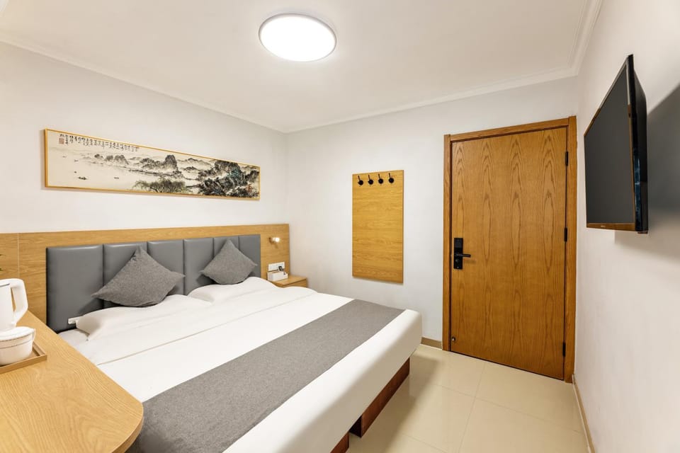 Bed, Photo of the whole room