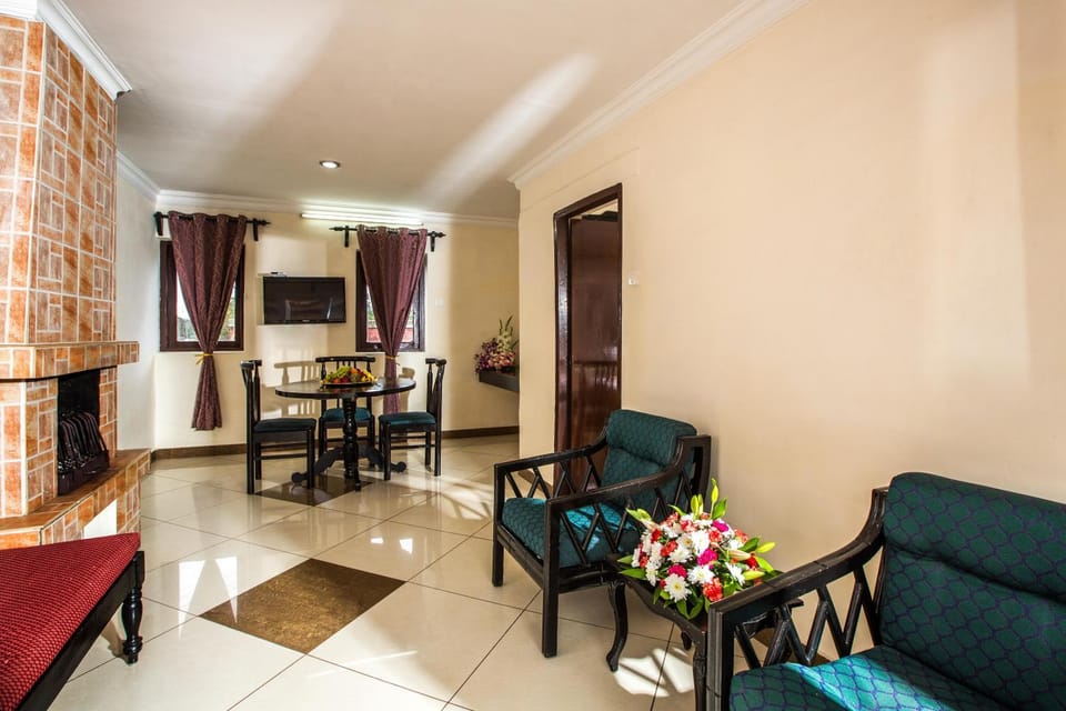 Hotel Lakeview Resort in Ooty