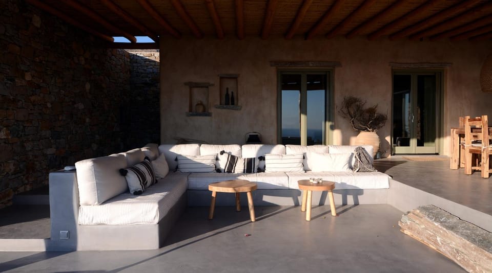 Shower, Balcony/Terrace, Seating area