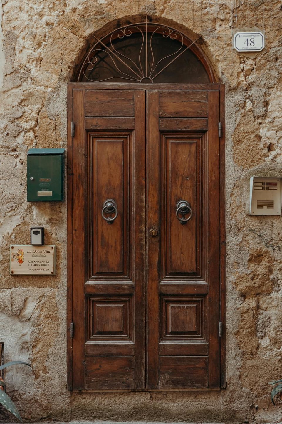 Facade/entrance
