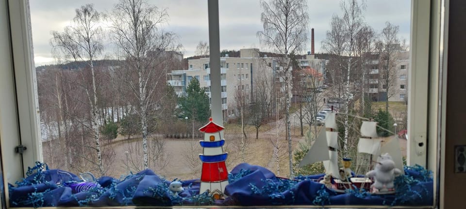 Spring, Day, Neighbourhood, Decorative detail, City view, Lake view