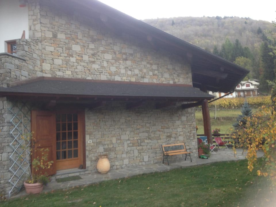 Property building, Facade/entrance, Garden view