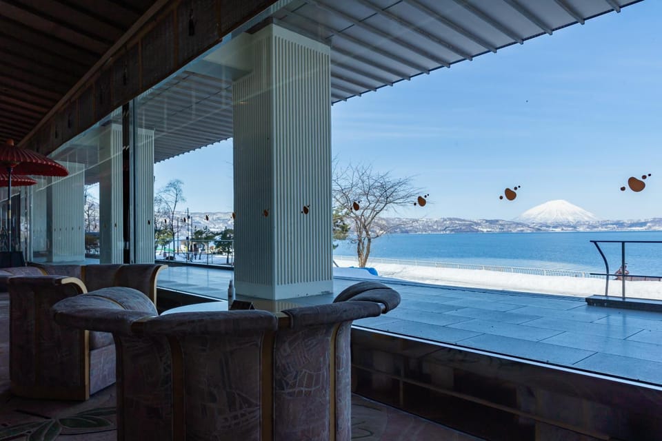 Lobby or reception, Lake view