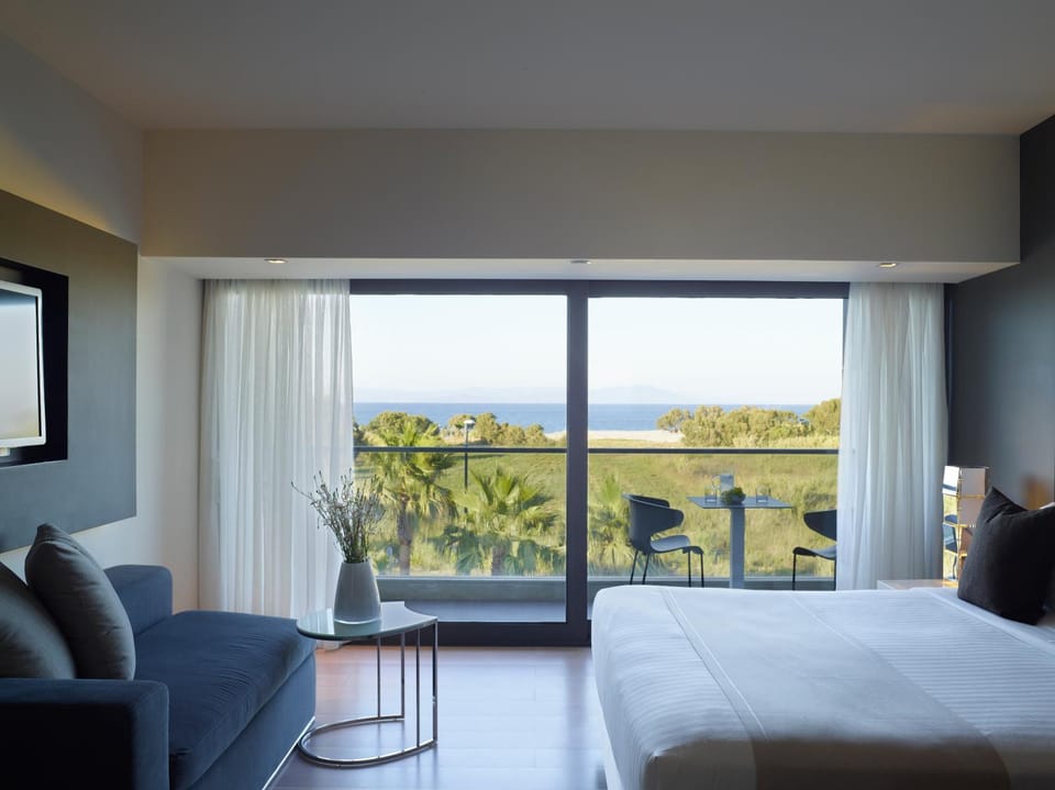 View (from property/room), Balcony/Terrace, Bedroom