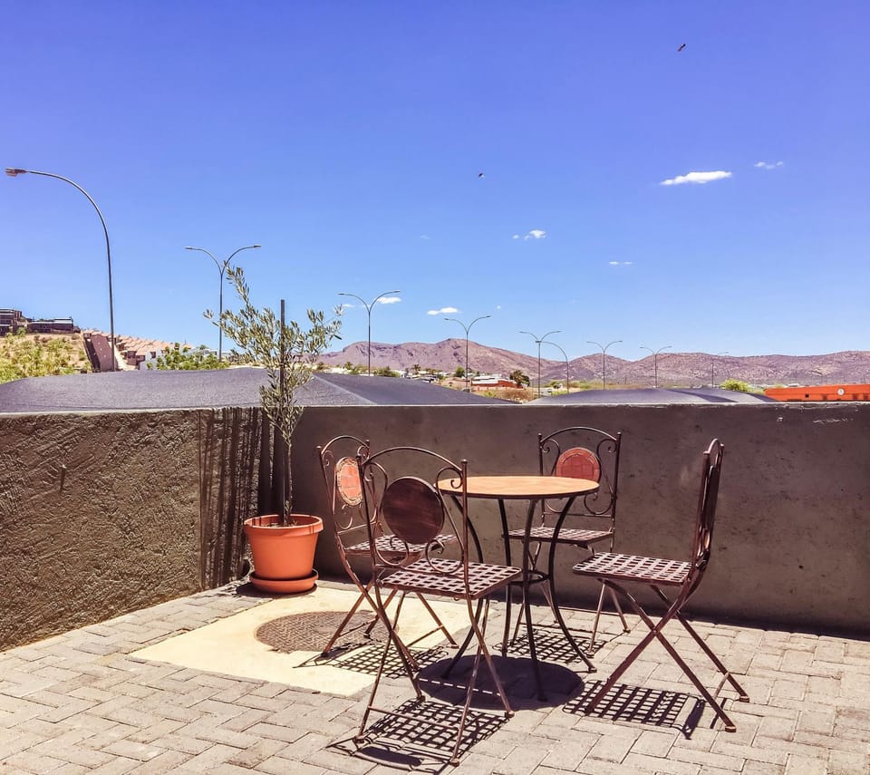 Elegant Wild Olive Apartment at Grove Mall Apartment in Windhoek