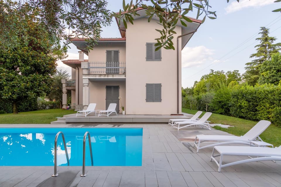 Property building, Swimming pool