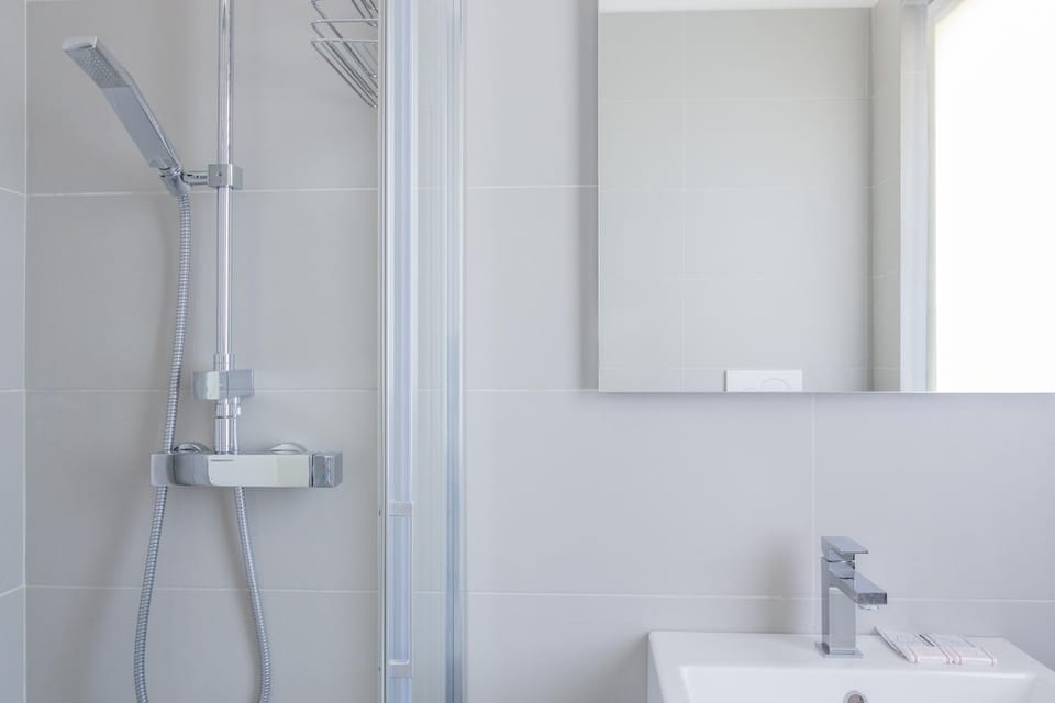 Bathroom, Living room