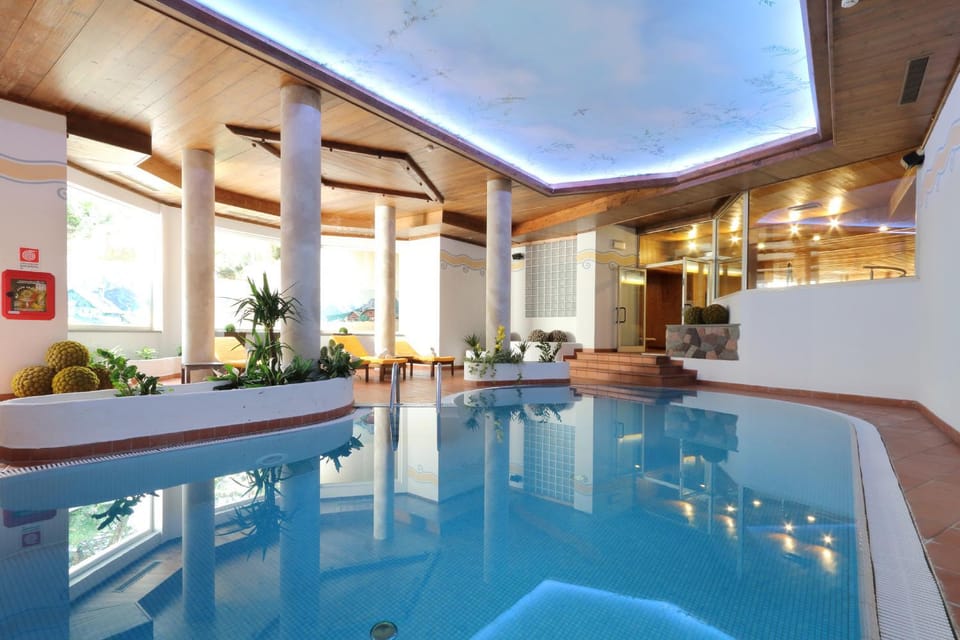 Spa and wellness centre/facilities, Pool view, Swimming pool