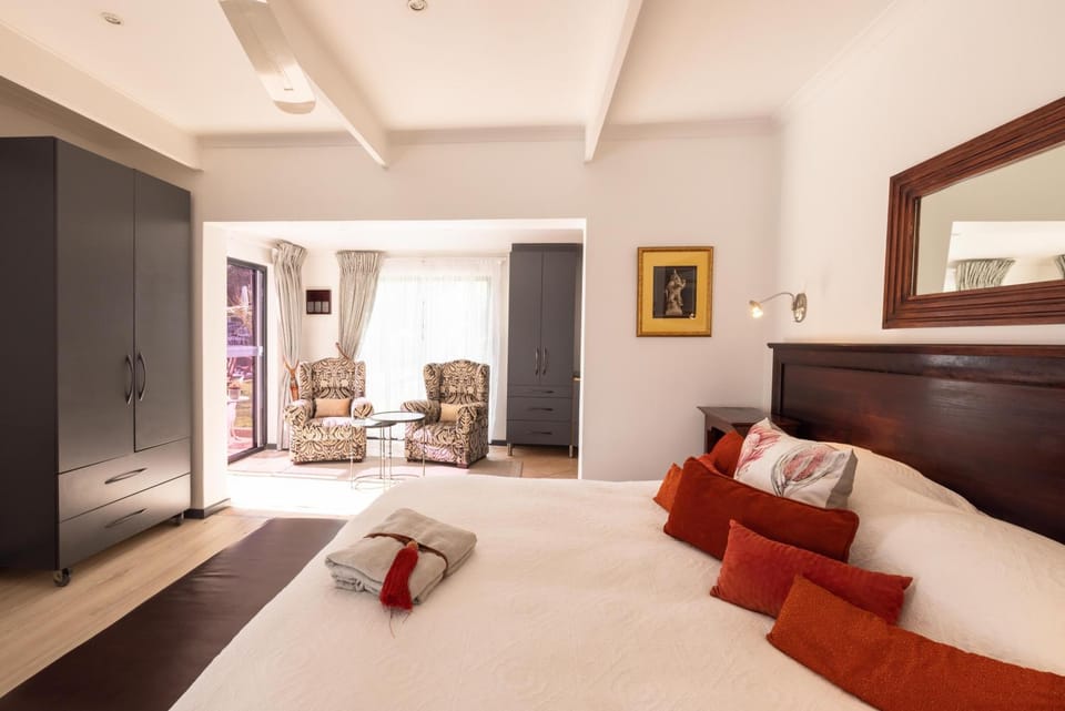 Property building, Bed, Bedroom, locker, locker, towels, wardrobe