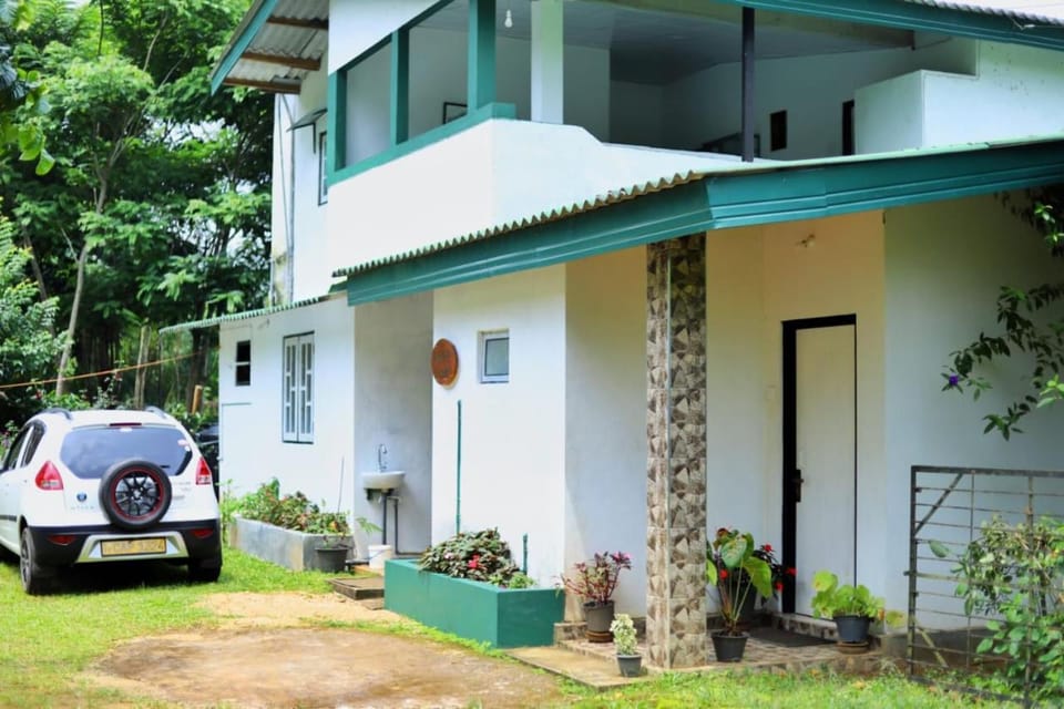 Property building, Spring, Day, Garden view, Parking