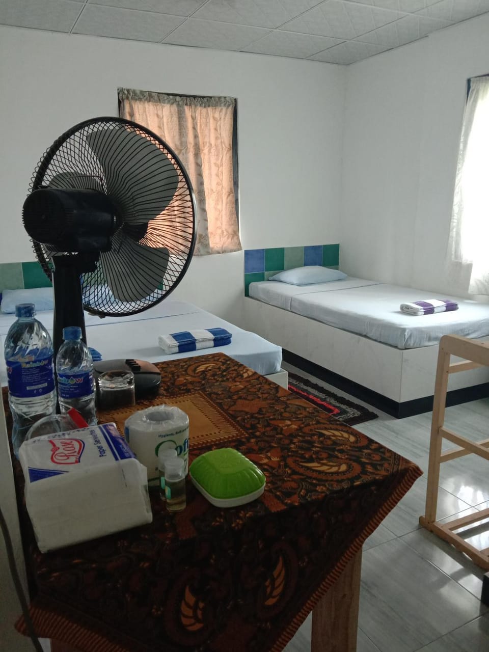 Bed, Photo of the whole room, Bedroom, fireplace