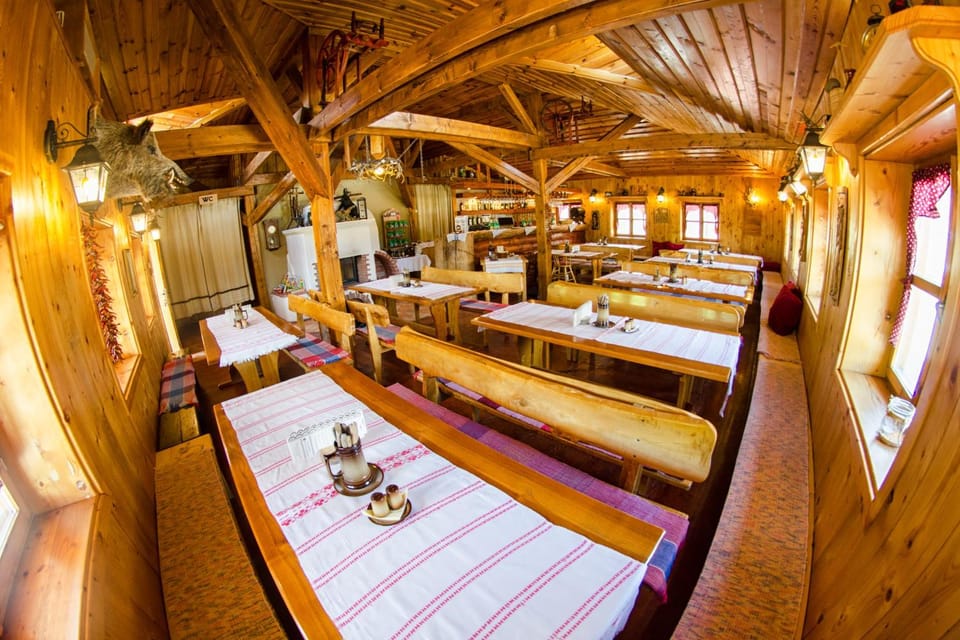 Restaurant/places to eat, Restaurant/places to eat, Food and drinks, Seating area, Food