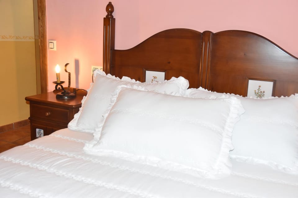 Bed, Balcony/Terrace, Bedroom, heating, towels