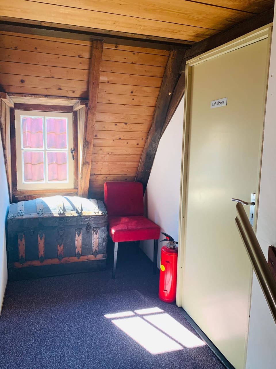 Photo of the whole room
